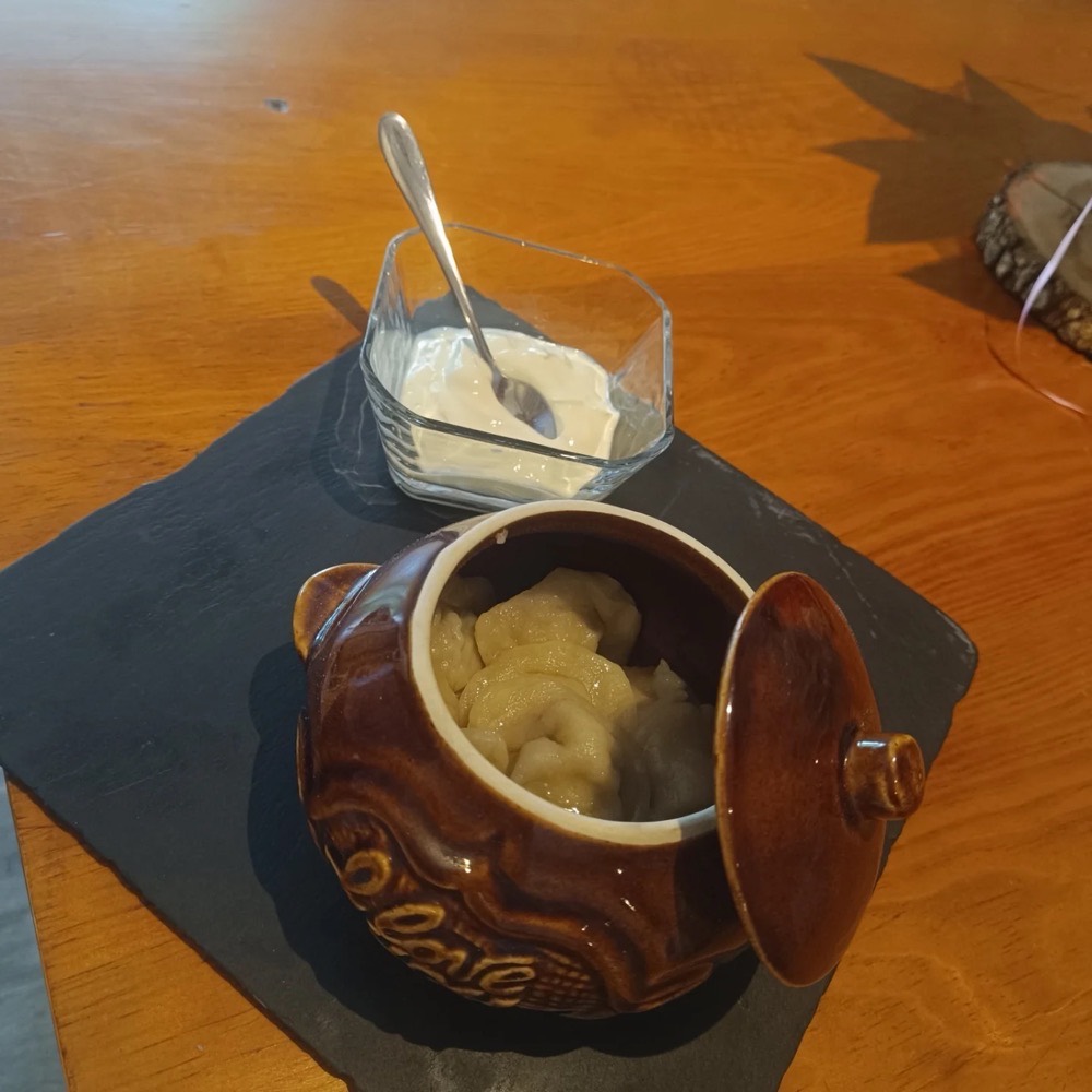 Pelmeni en cazuela de barro